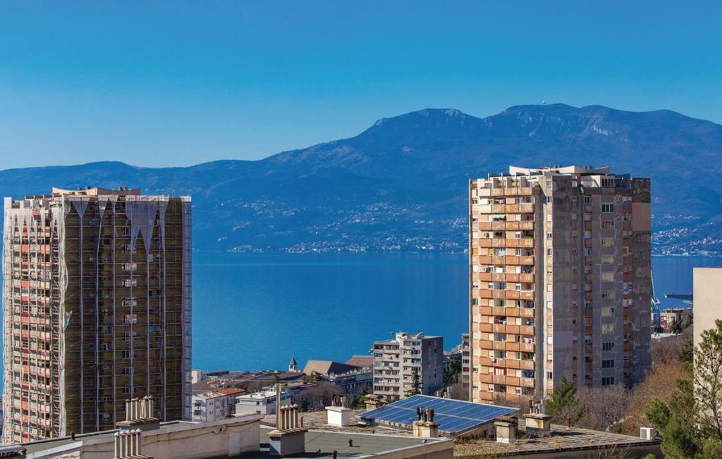 Sunny Apartment In Риека Экстерьер фото