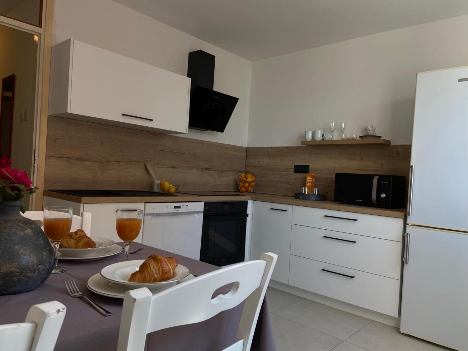 Sunny Apartment In Риека Экстерьер фото